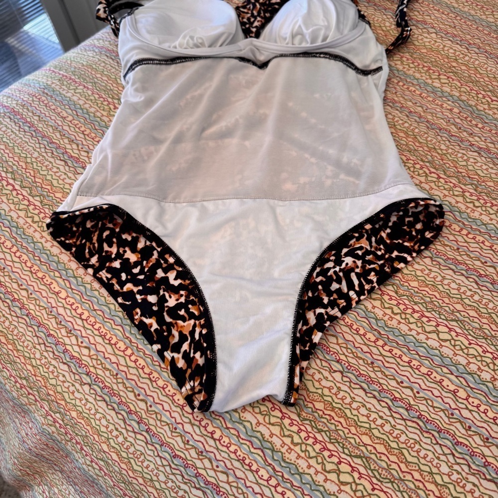 DKNY Printed Ruffle Plunge Underwire Tummy-Control One-Piece Multi, Size 10 - Picture 12 of 12